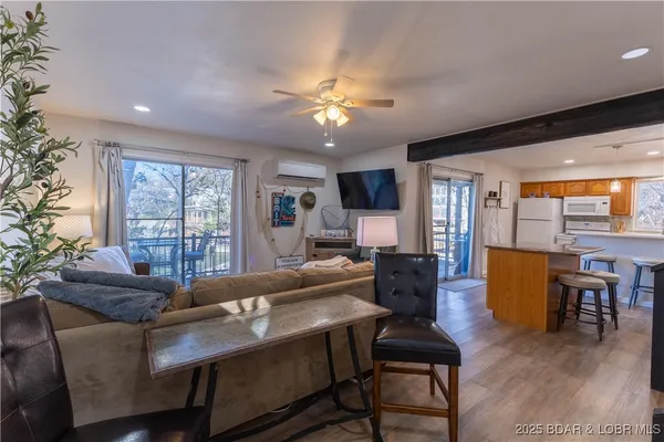 $669,000 | 41 Walkers Cay Drive, Osage Beach, MO 65065