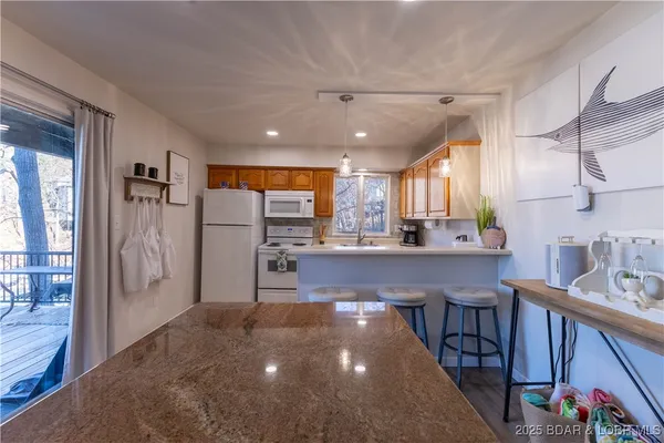 $669,000 | 41 Walkers Cay Drive, Osage Beach, MO 65065