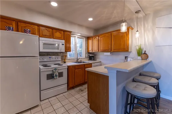 $669,000 | 41 Walkers Cay Drive, Osage Beach, MO 65065