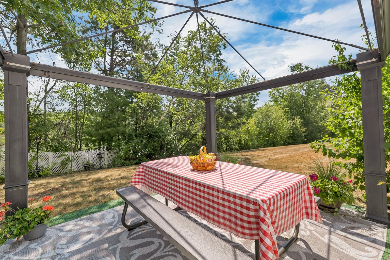 46 Moose Pond Terrace Hooksett, NH 03106 - Photo 18 of 29