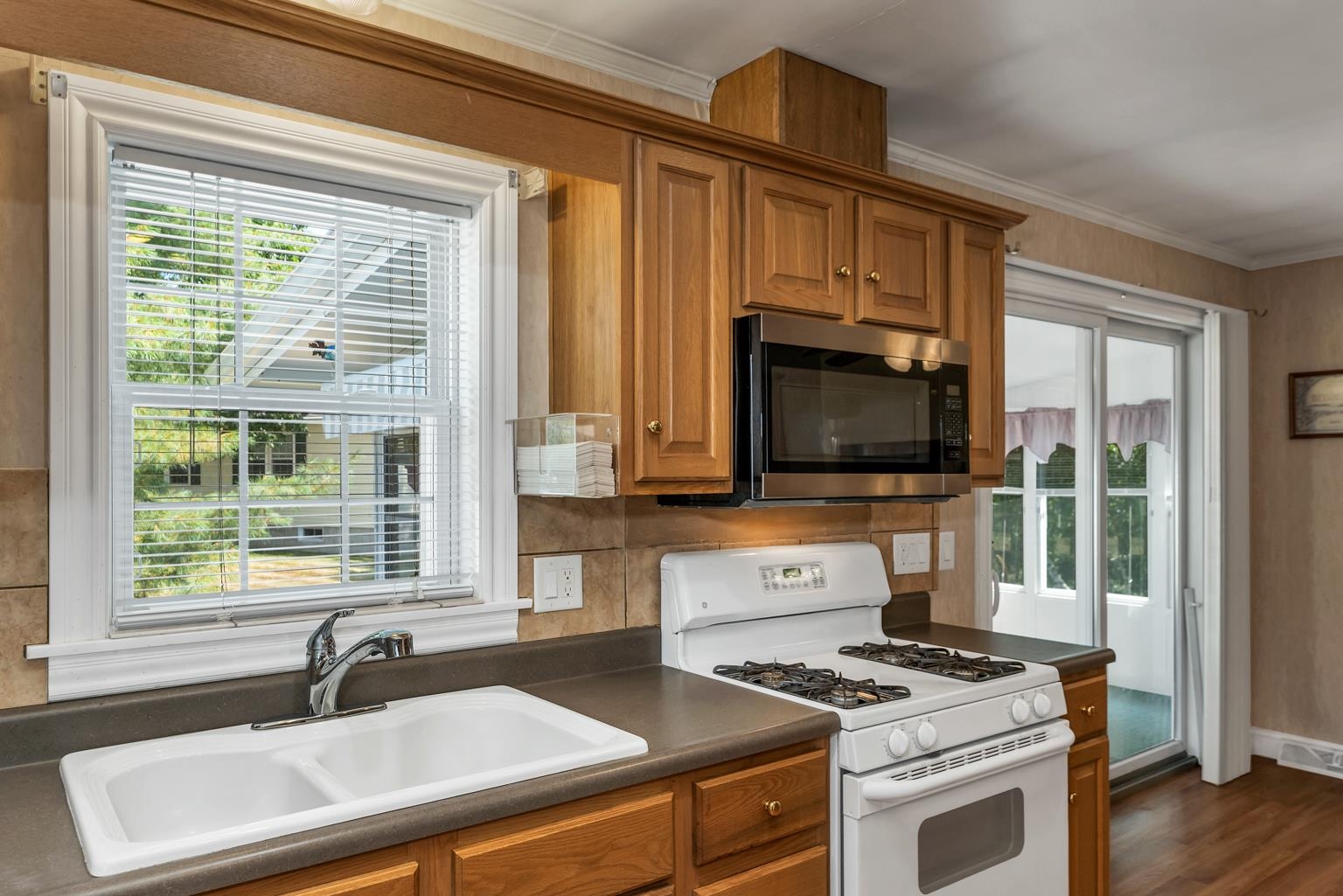 46 Moose Pond Terrace Hooksett, NH 03106 - Photo 7 of 29