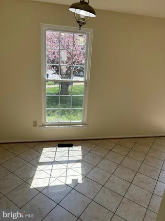 $2,100 | 3021 S Grove, Upper Marlboro, MD 20774
