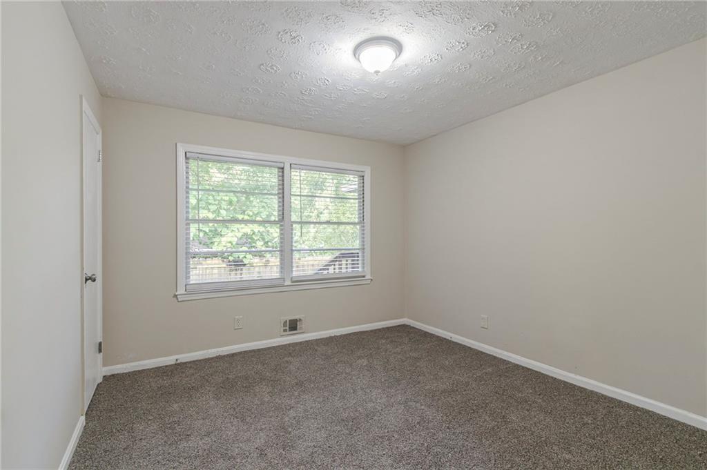 4029 Moffat Court Decatur, GA 30035 - Photo 8 of 21