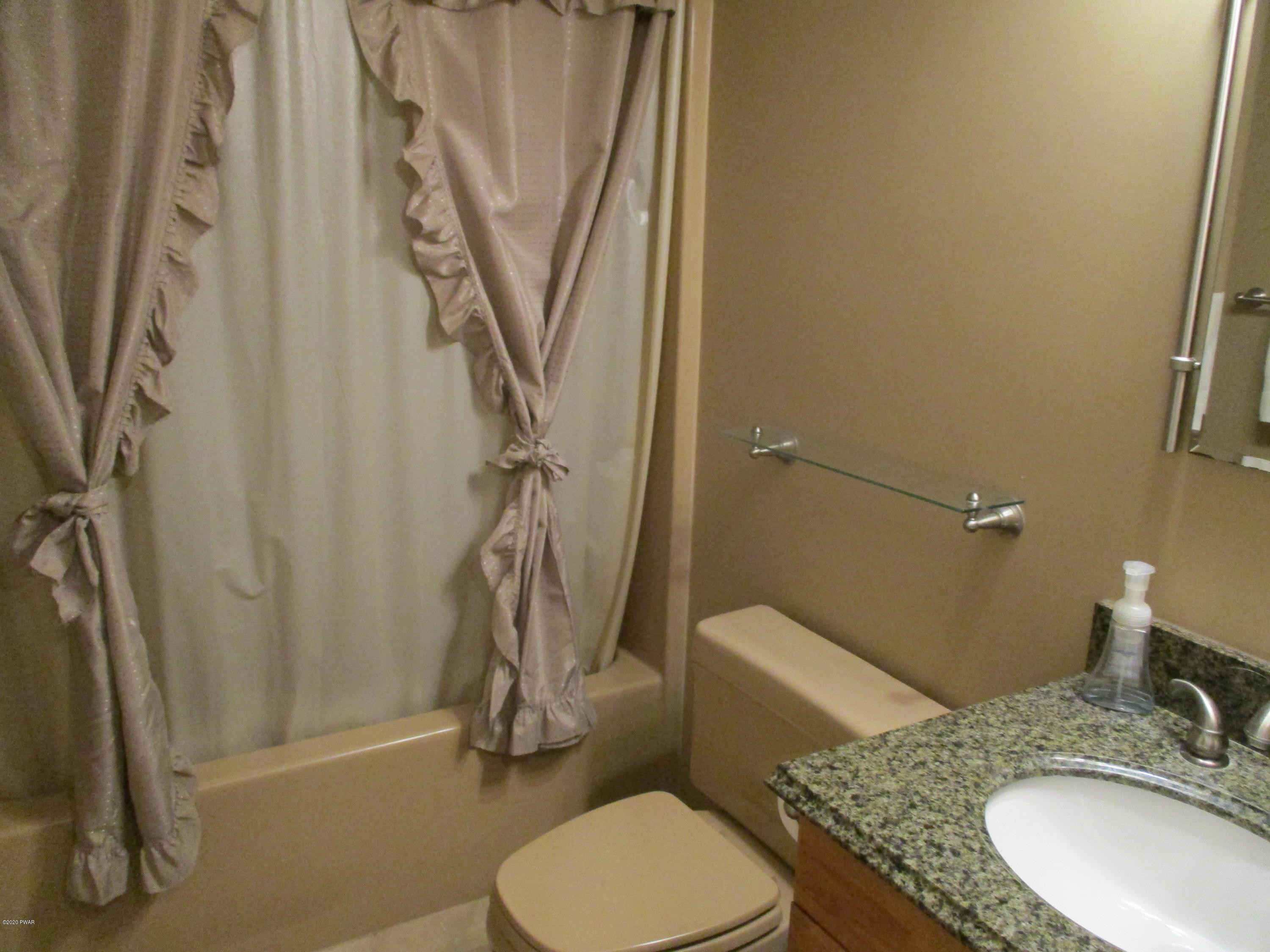 1027 Tomahawk Road Lake Ariel, PA 18436 - Photo 10 of 21 Bathroom