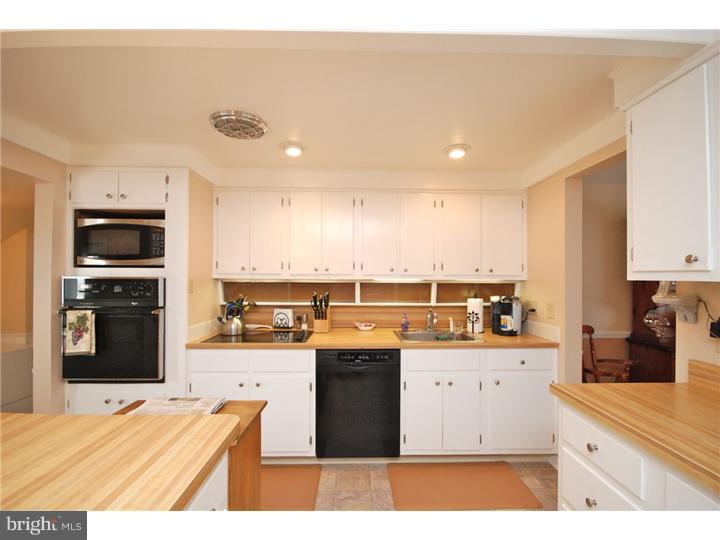 116 Iron Master Road Cherry Hill, NJ 08034 - Photo 11 of 25 Kitchen