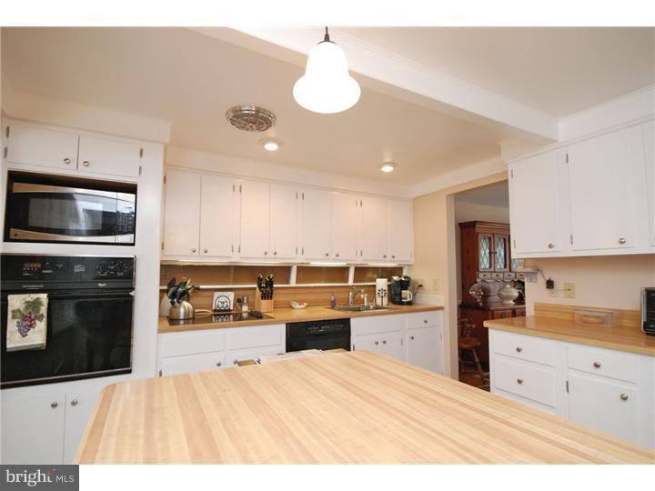 116 Iron Master Road Cherry Hill, NJ 08034 - Photo 12 of 25 Kitchen