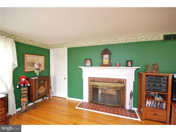 116 Iron Master Road Cherry Hill, NJ 08034 - Photo 6 of 25 Fireplace