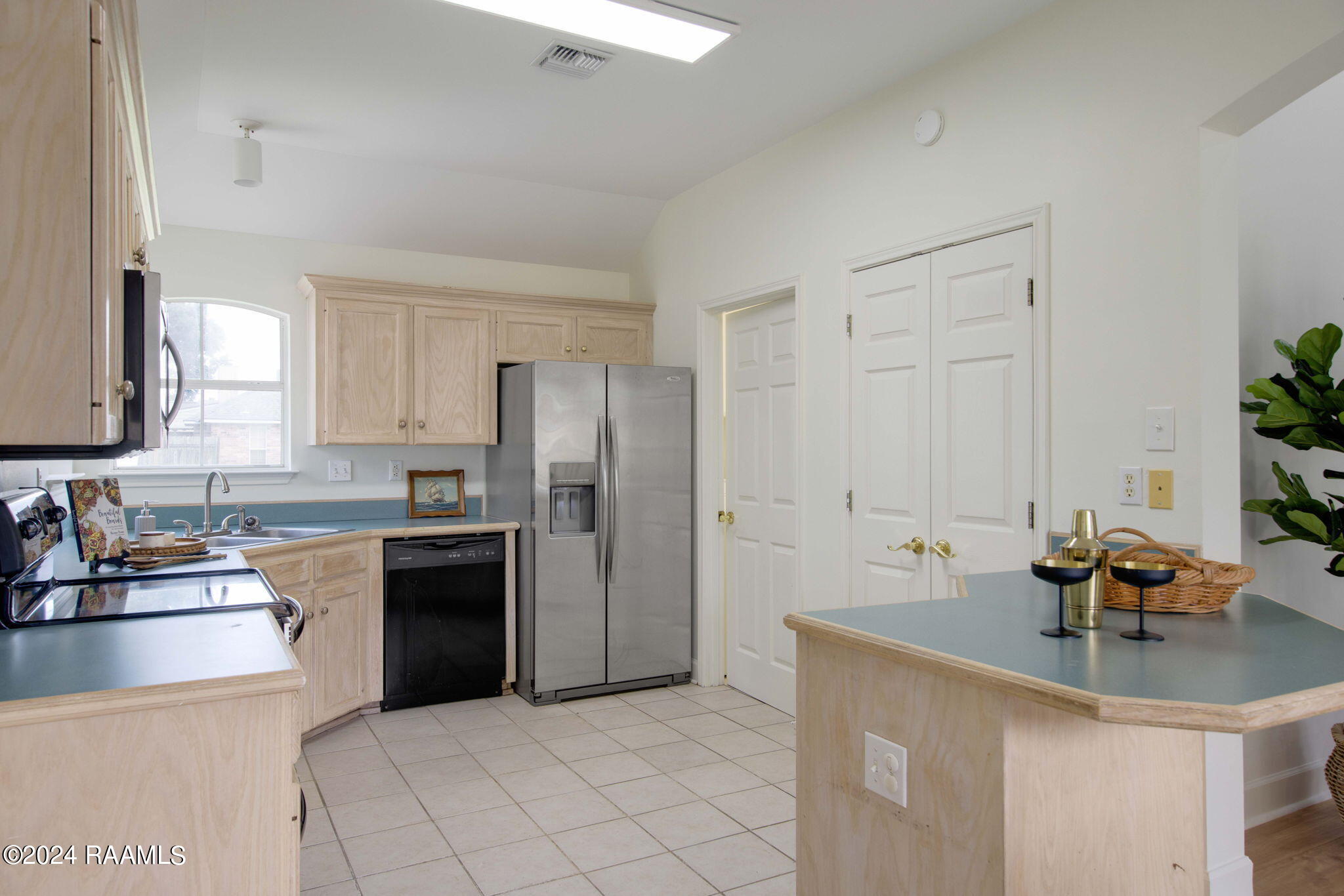 307 Rue Canard Youngsville, LA 70592 - Photo 11 of 24 11-web-or-mls-307 Rue Canard-11