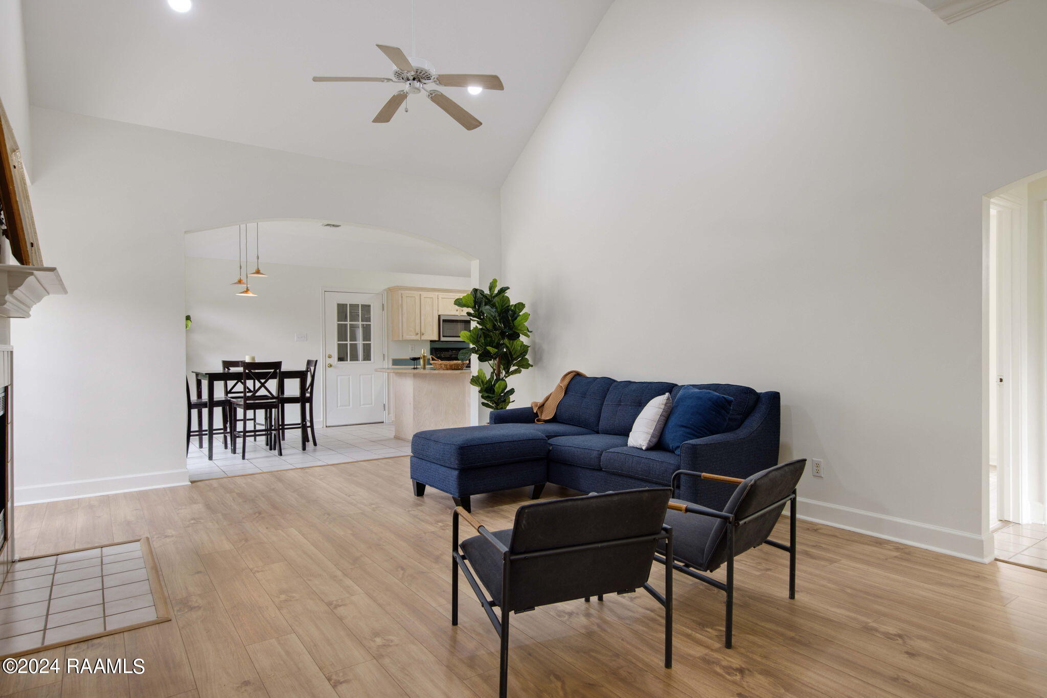 307 Rue Canard Youngsville, LA 70592 - Photo 5 of 24 5-web-or-mls-307 Rue Canard-5
