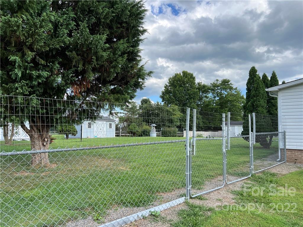 8581 Highway 268 Elkin, NC 28621 - Photo 4 of 45 a garden view