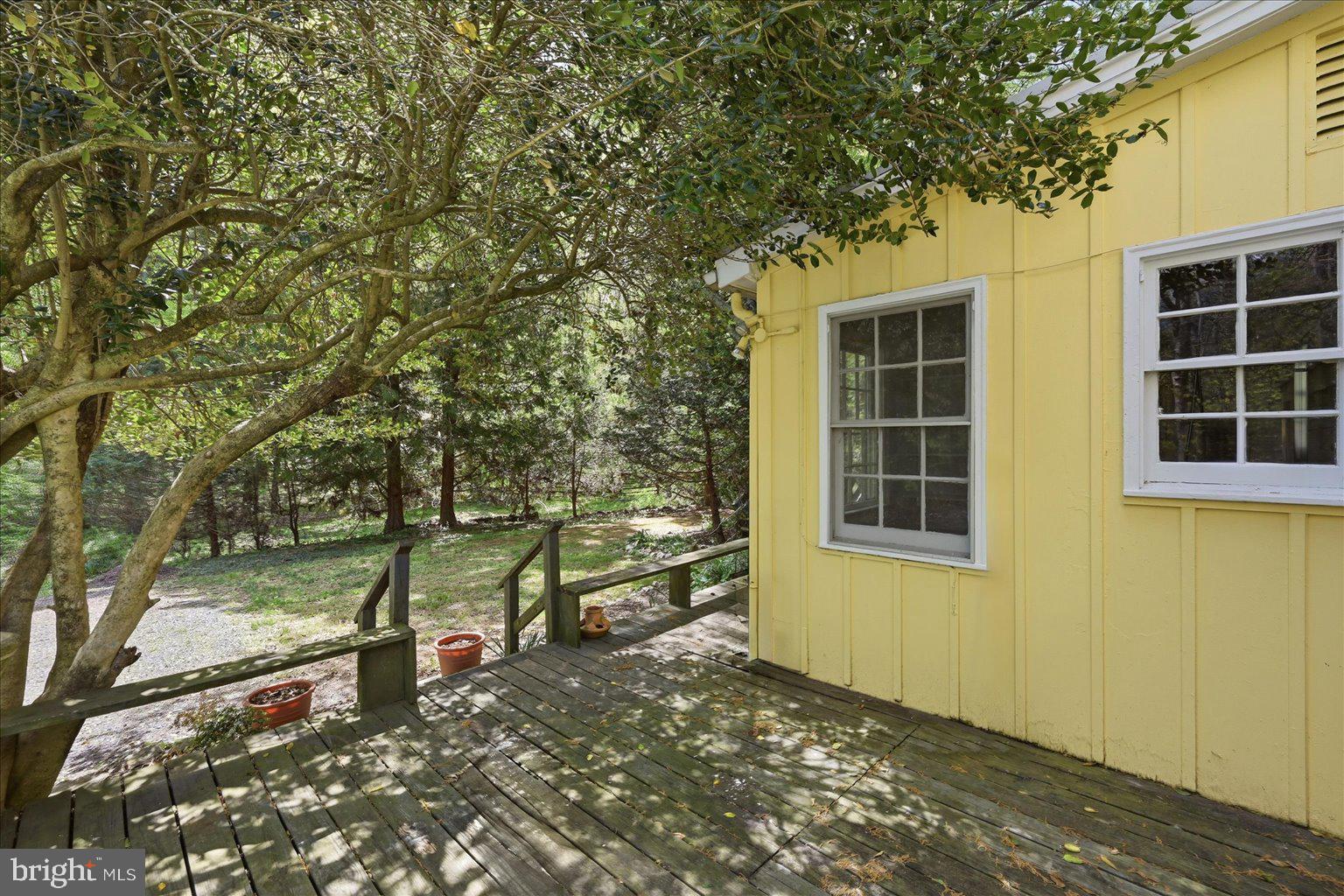2674 5 Points Road Marshall, VA 20115 - Photo 49 of 72 Side Deck off Kitchen