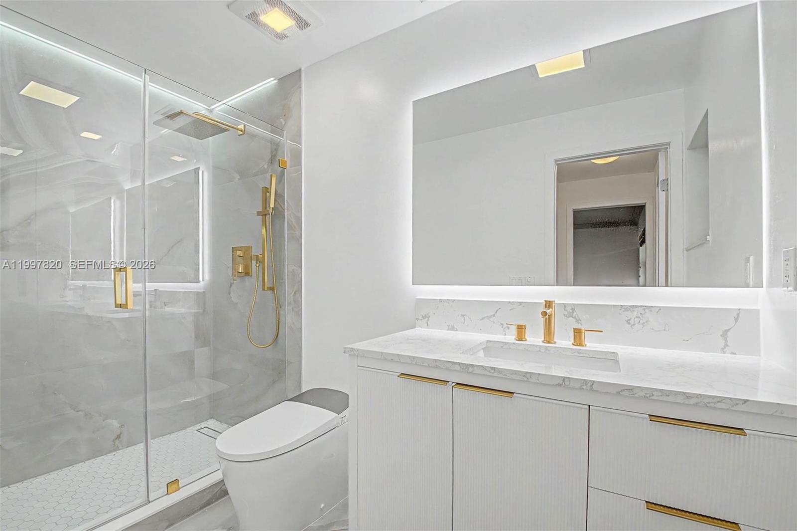 2000 Brickell Avenue, Unit 2004 Miami, FL 33129 - Photo 17 of 23 Primary Bedroom Bathroom