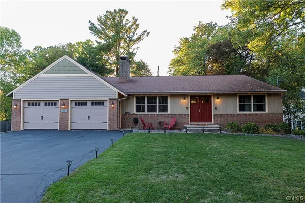 $490,000 | 307 North Manlius Street, Manlius, NY 13066