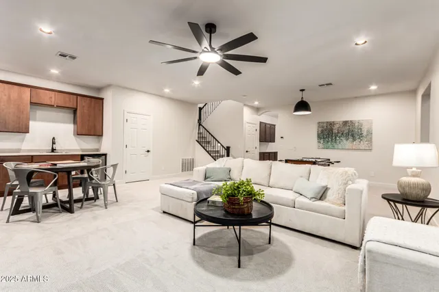 $1,375,000 | 940 West Macaw Drive, Chandler, AZ 85286