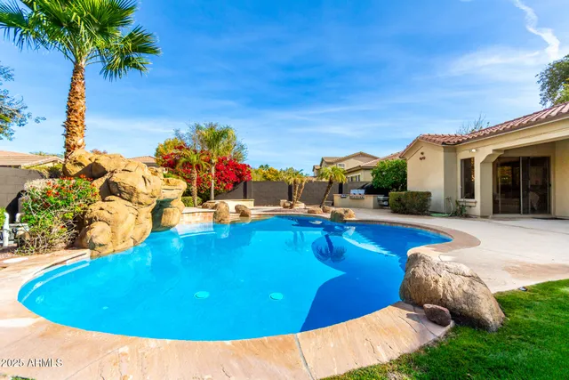 $1,375,000 | 940 West Macaw Drive, Chandler, AZ 85286