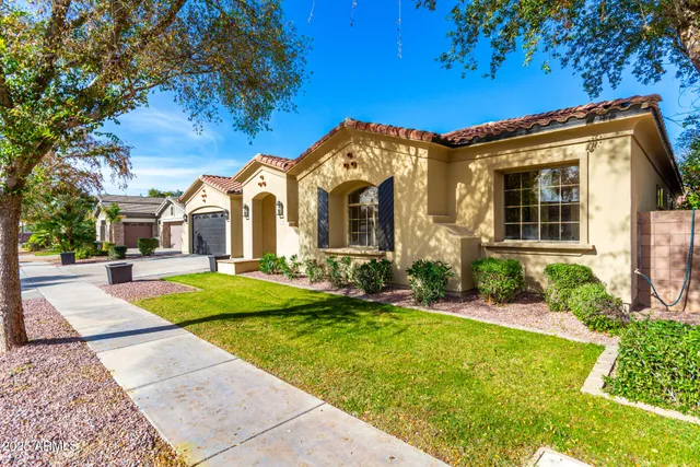$1,375,000 | 940 West Macaw Drive, Chandler, AZ 85286