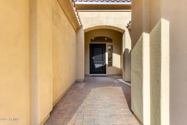 $1,375,000 | 940 West Macaw Drive, Chandler, AZ 85286