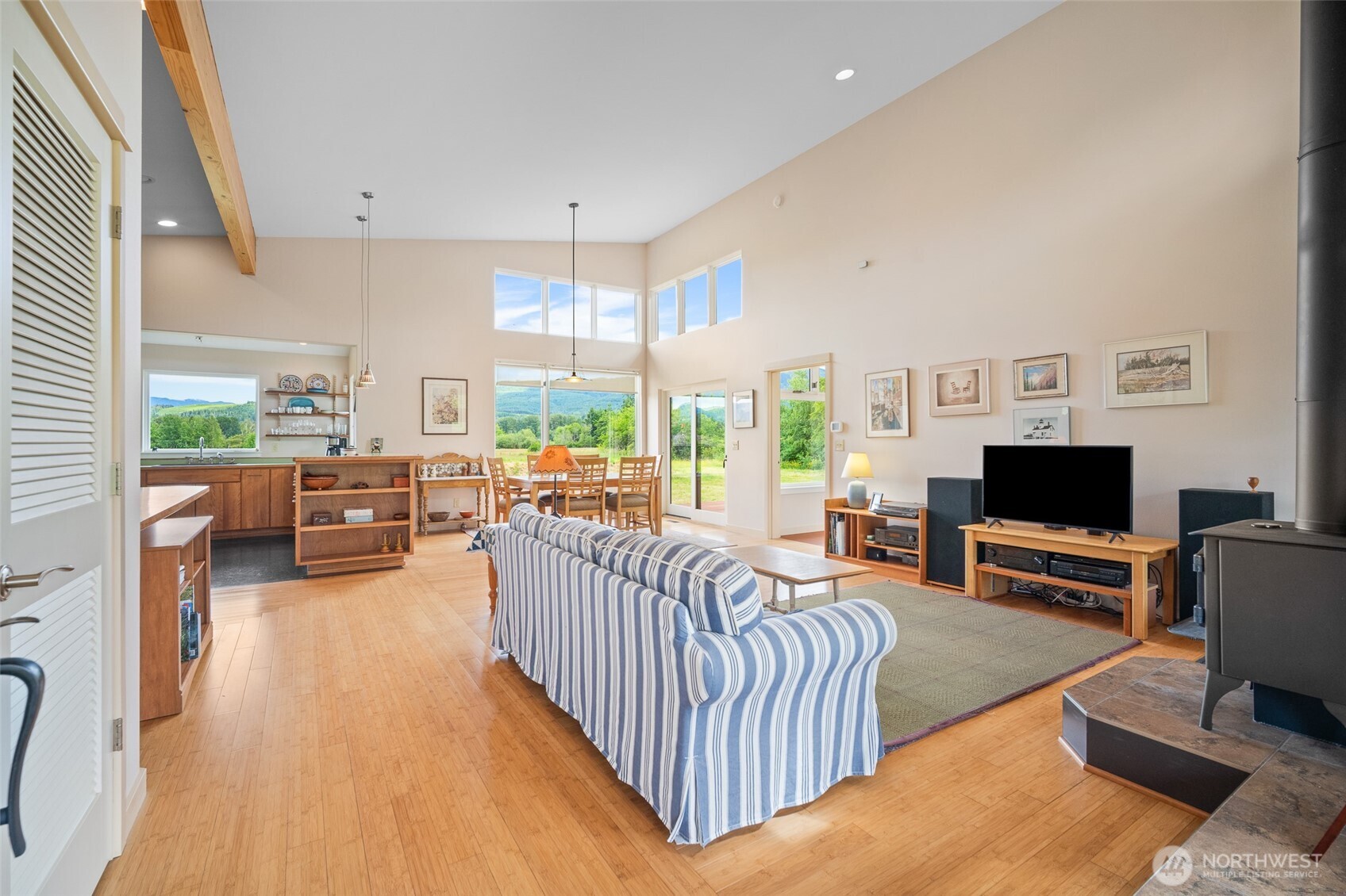 4860 Mission Road Bellingham, WA 98226 - Photo 16 of 40 Gallery Image 16