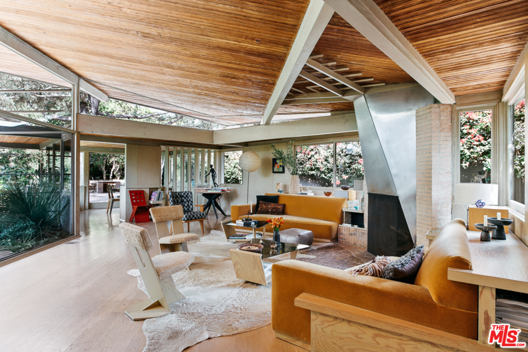 11600 Amanda Drive Studio City, CA 91604 - Photo 2 of 33 a outdoor space with patio lots of furniture and garden view