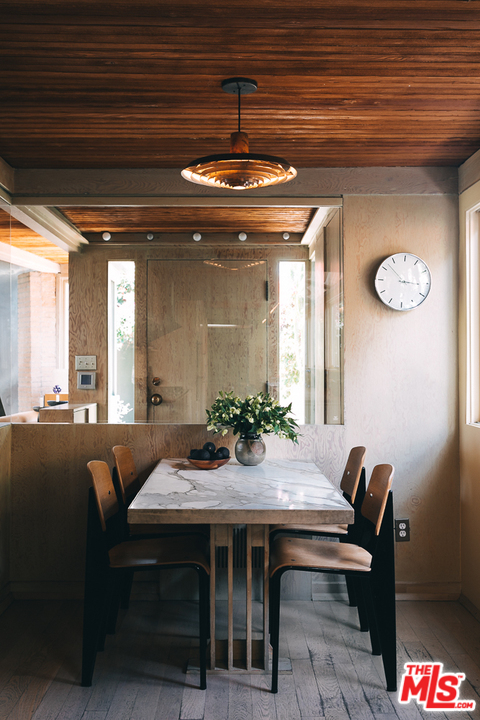 11600 Amanda Drive Studio City, CA 91604 - Photo 31 of 33 a view of a dining room with furniture