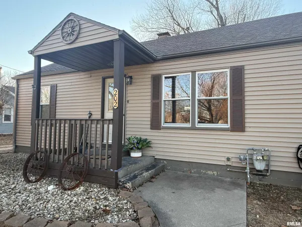 $94,000 | 202 North Robinson Street, Lewistown, IL 61542