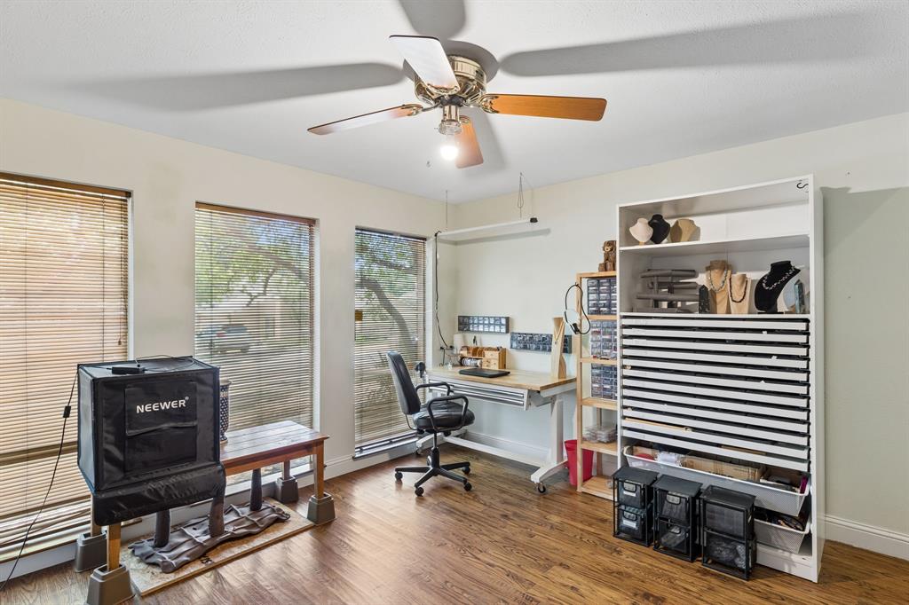 6502 Riverview Lane Dallas, TX 75248 - Photo 2 of 40 Off the entry, could be used as studio or office