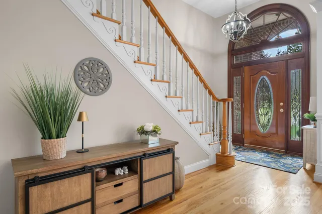 a view of entryway with a front door