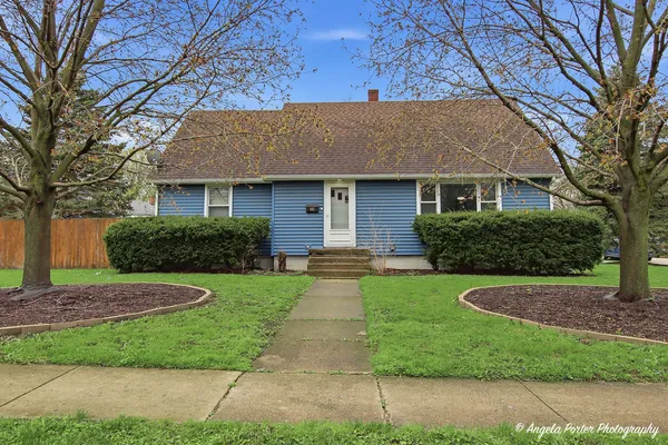 $349,000 | 937 Wicker Street, Woodstock, IL 60098