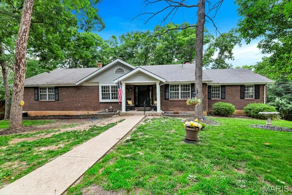 $385,000 | 1338 Gainsborough Court, Lake Sherwood, MO 63357