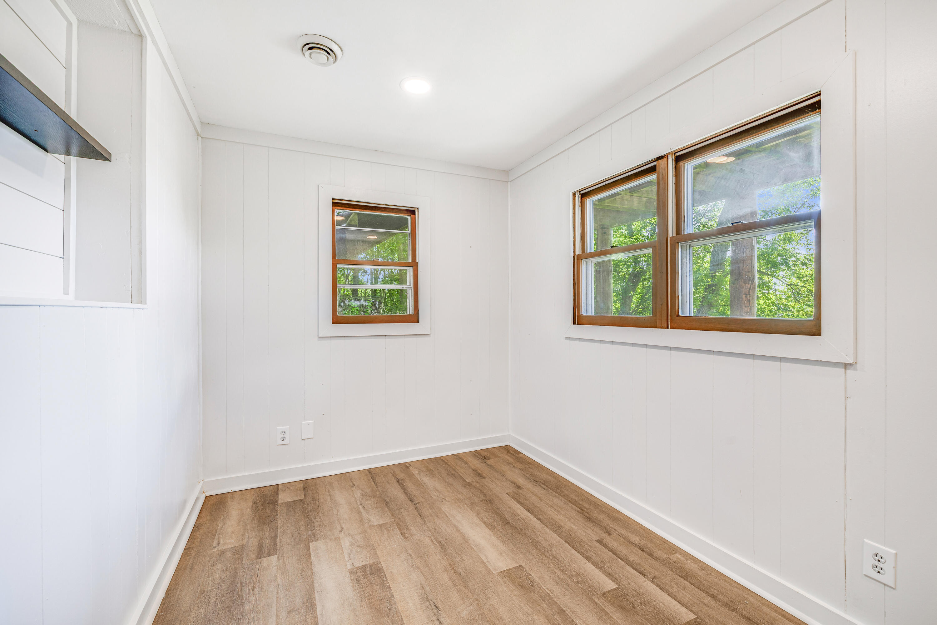 N6498 Orchard Heights Road Richmond, WI 53115 - Photo 11 of 20 4-10