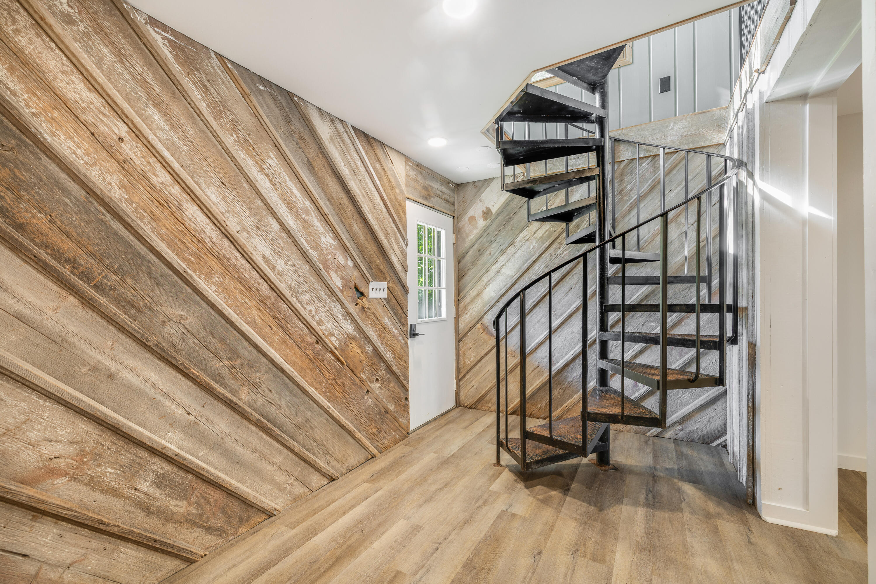 N6498 Orchard Heights Road Richmond, WI 53115 - Photo 12 of 20 3-05