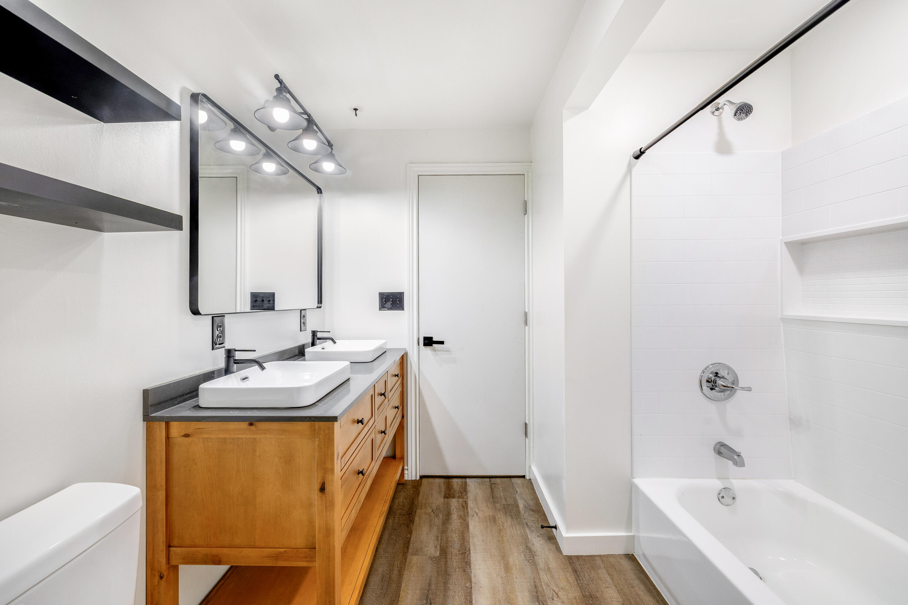 N6498 Orchard Heights Road Richmond, WI 53115 - Photo 7 of 20 8-13