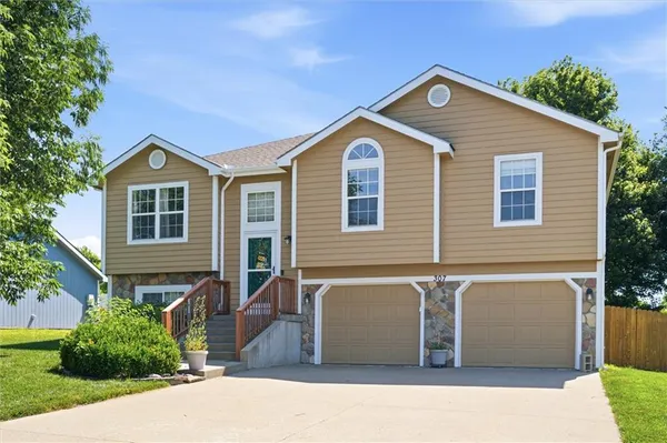 $415,000 | 307 Leander Street, Eudora, KS 66025