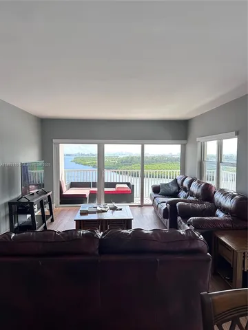 $4,150 | 300 Bayview Drive, Unit 1206, Sunny Isles Beach, FL 33160