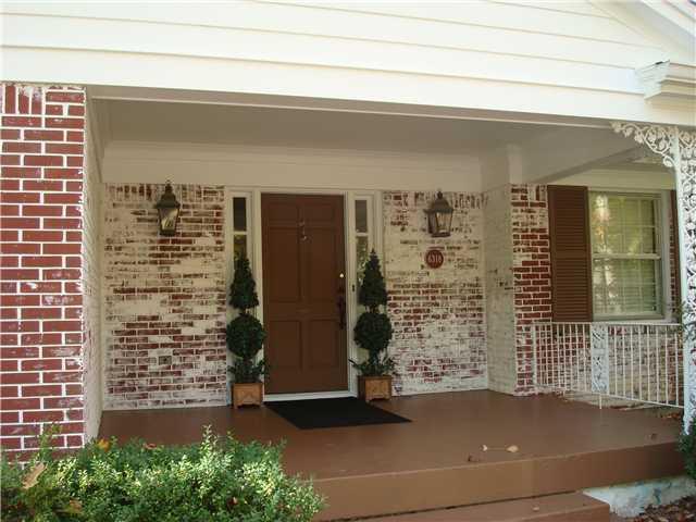 6318 Knyghton Road Indianapolis, IN 46220 - Photo 2 of 22 Gallery Image 2