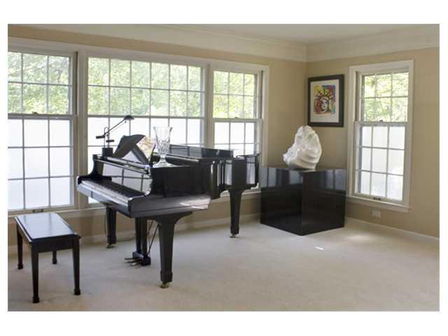 6318 Knyghton Road Indianapolis, IN 46220 - Photo 4 of 22 Gallery Image 4
