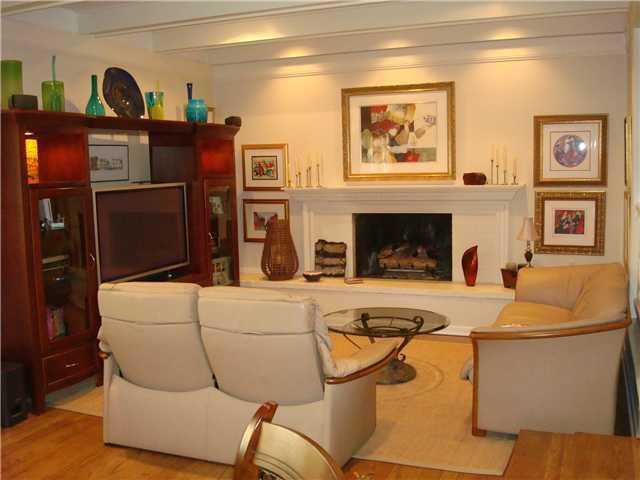 6318 Knyghton Road Indianapolis, IN 46220 - Photo 8 of 22 Gallery Image 8