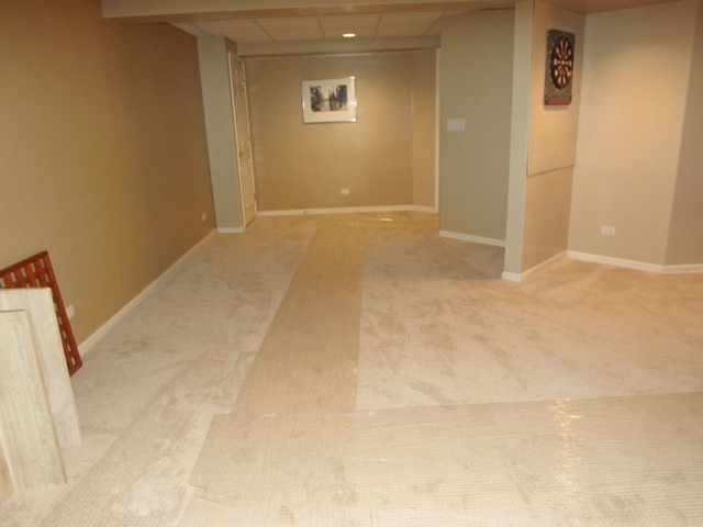 180 Grove Court, Unit 180 Lemont, IL 60439 - Photo 19 of 22 a view of an empty room