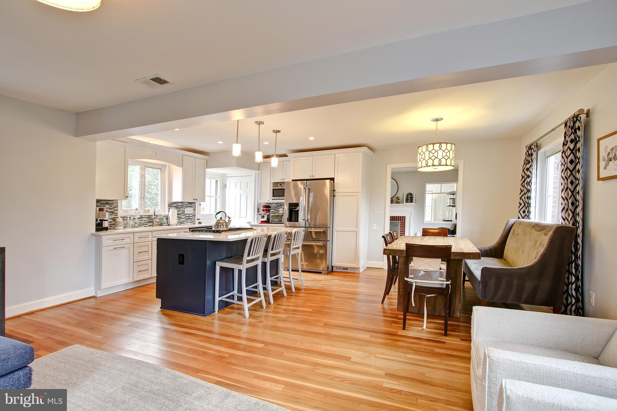 5913 Cranston Road Bethesda, MD 20816 - Photo 9 of 29 GREAT ROOM