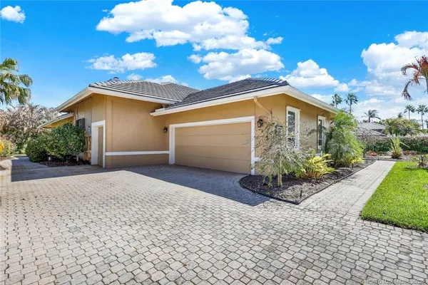 $1,075,000 | 4084 Southwest Gleneagle Circle, Palm City, FL 34990