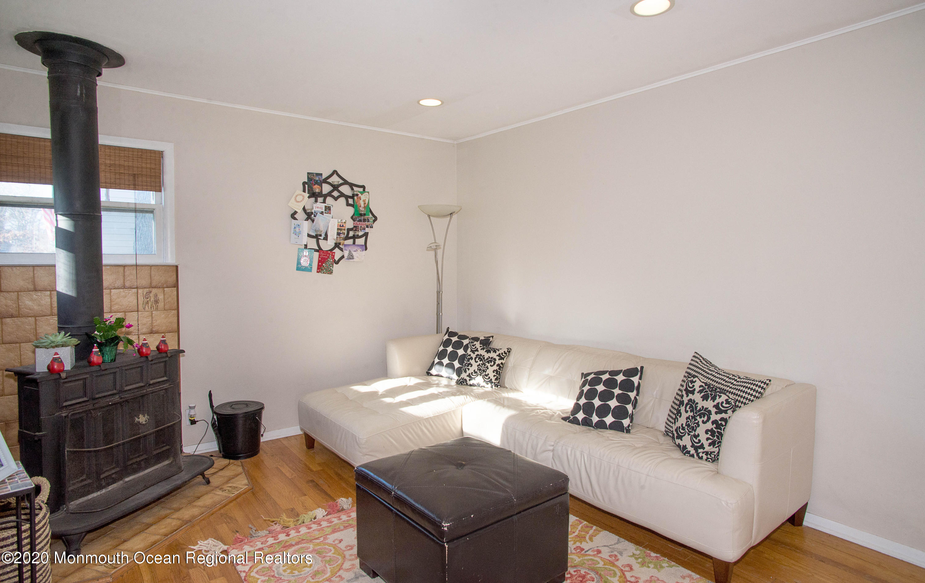 309 Wilson Road Neptune Township, NJ 07753 - Photo 7 of 26 _RMJ5098 living room