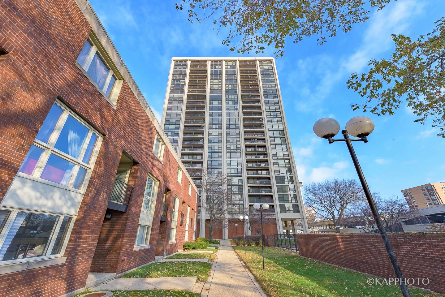 2605 South Indiana Avenue, Unit 708 Chicago, IL 60616 - Photo 2 of 29 front view of a building