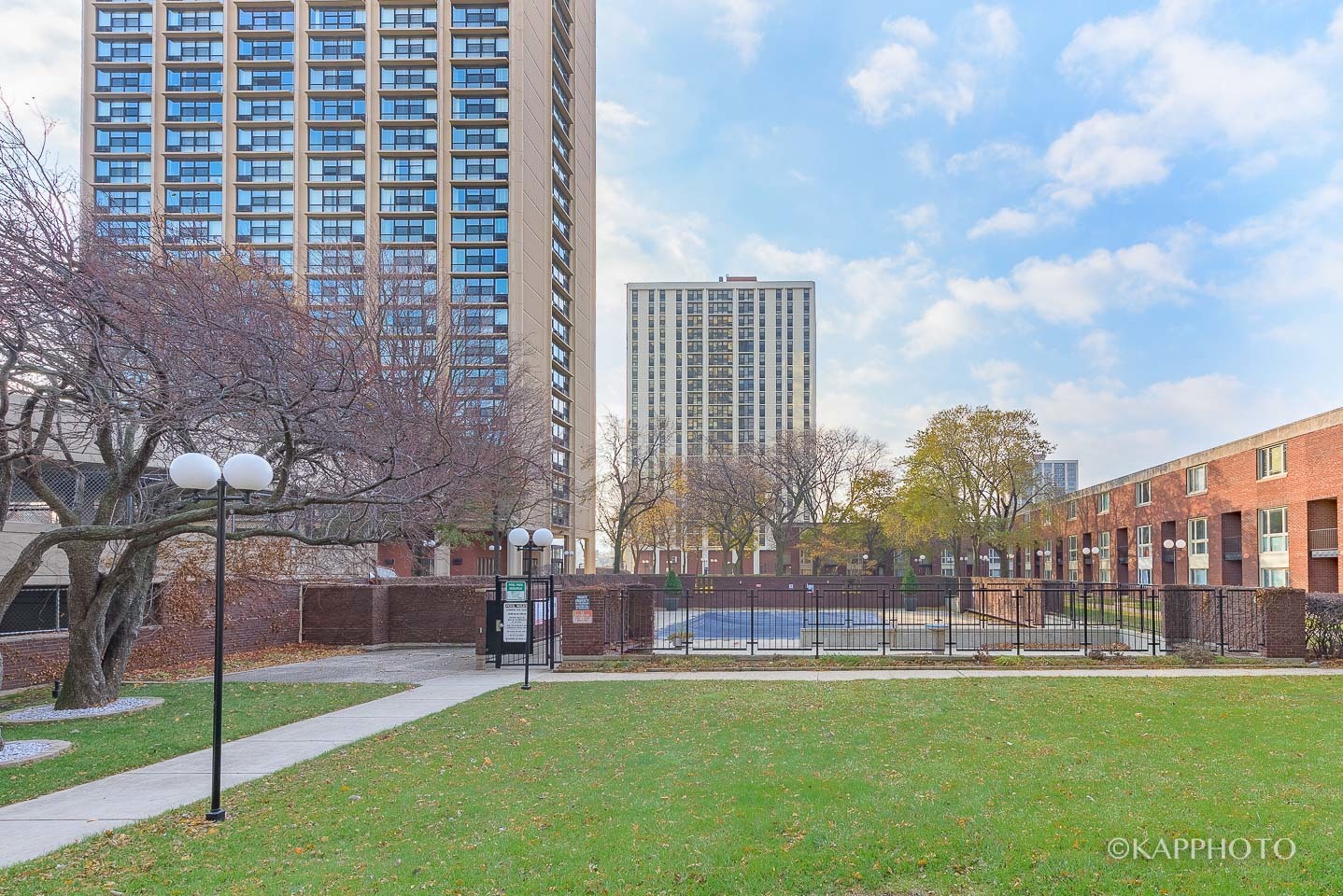 2605 South Indiana Avenue, Unit 708 Chicago, IL 60616 - Photo 4 of 29 a house view with outdoor space