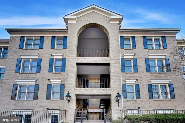 $2,600 | 5707 Brewer House Circle, Unit T2, Rockville, MD 20852