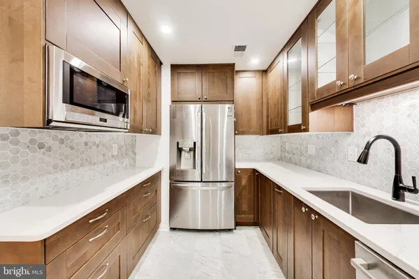 $2,600 | 5707 Brewer House Circle, Unit T2, Rockville, MD 20852