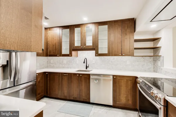 $2,600 | 5707 Brewer House Circle, Unit T2, Rockville, MD 20852