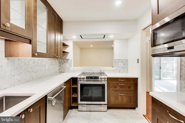 $2,600 | 5707 Brewer House Circle, Unit T2, Rockville, MD 20852