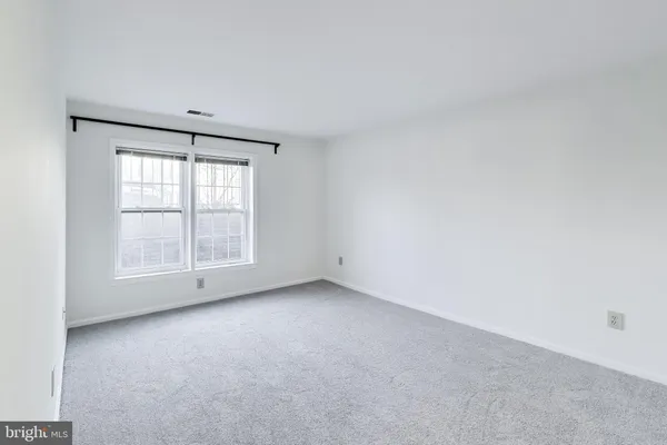 $2,600 | 5707 Brewer House Circle, Unit T2, Rockville, MD 20852