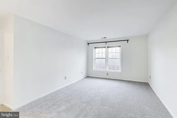 $2,600 | 5707 Brewer House Circle, Unit T2, Rockville, MD 20852