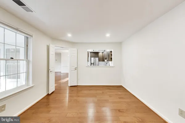 $2,600 | 5707 Brewer House Circle, Unit T2, Rockville, MD 20852